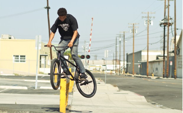 elliot_crank_by-PHIL_ARELLANO