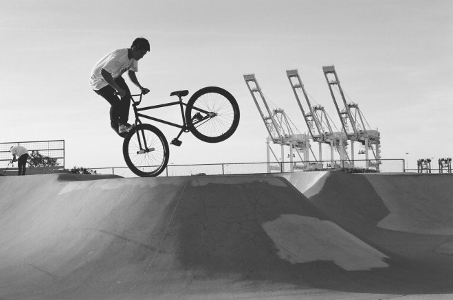 35mm_JaoaDanaikrit_AlamedaSkatepark_FootJamWhip