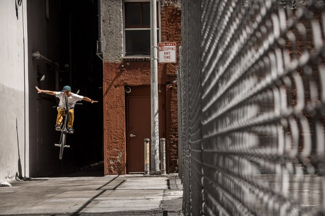 TaishiOkuma_FGFS_SF2015_AlleywayTuckNoHander