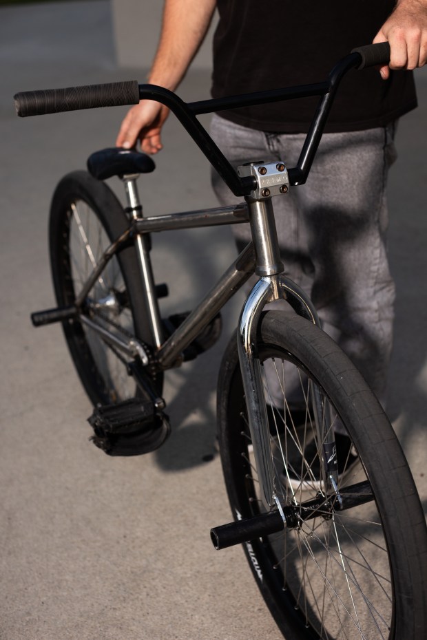Chase Ruff Chase Henley Ruff Prototype Bike Check | Suck My Cog